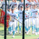 「第１０７回夏の甲子園」開会式 山学高堂々の入場行進