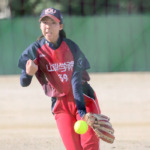 山梨学院大、完封勝ちで初戦を突破。インカレ女子ソフトボール。